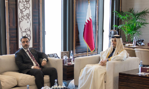 وزير الخارجية السوري يدعو من الدوحة لرفع العقوبات عن دمشق
