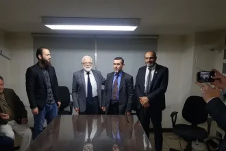 جدل كبير يثيره «السيد يحيى» بإعلان تسلّمه رئاسة «اتحاد الفنانين التشكيليين الأحرار»!