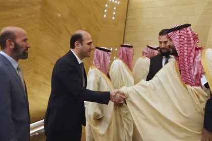 هل تولى حازم الشرع رئاسة هيئة الاستثمار في سوريا؟