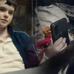 من Adolescence إلى سوريا: كيف تسمّم الهواتف الذكية عقول أطفالنا؟