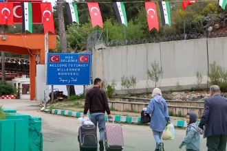 التسهيلات التركية تسرّع عودة السوريين عبر معبر كسب