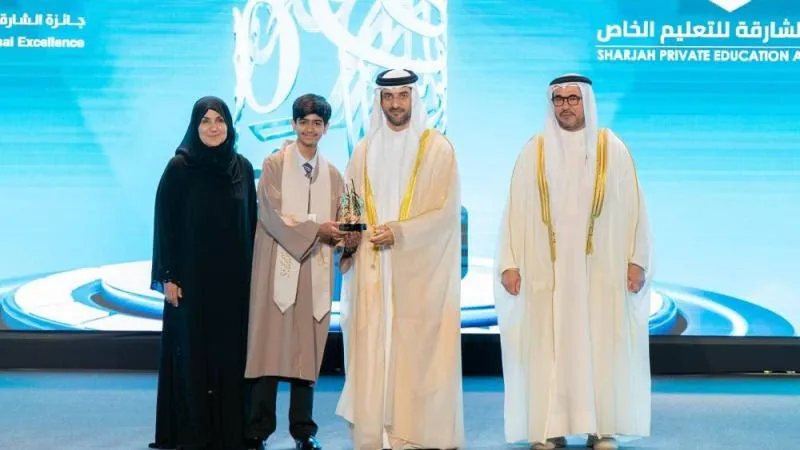 الإمارات تكرم سيدة سورية ضمن جائزة الشارقة للتفوق والتميز التربوي